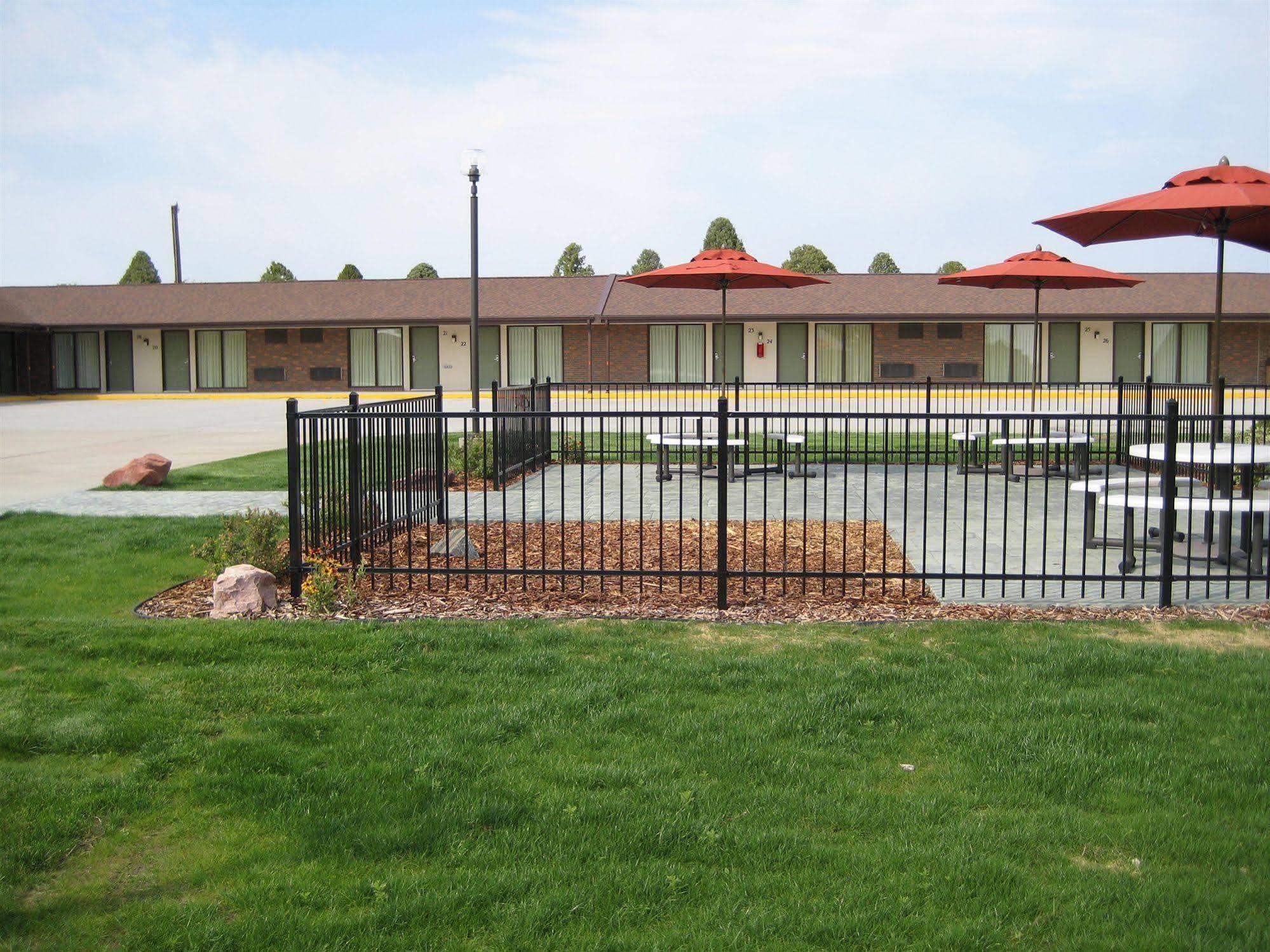 Trade Winds Motel 瓦伦泰因 外观 照片